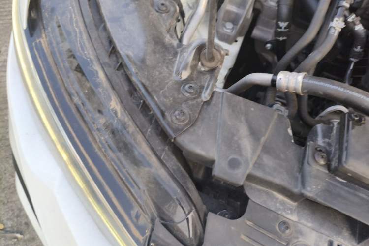 Used Volkswagen Golf 2023 280TSI DSG R-Line Lite Engine Bay Right