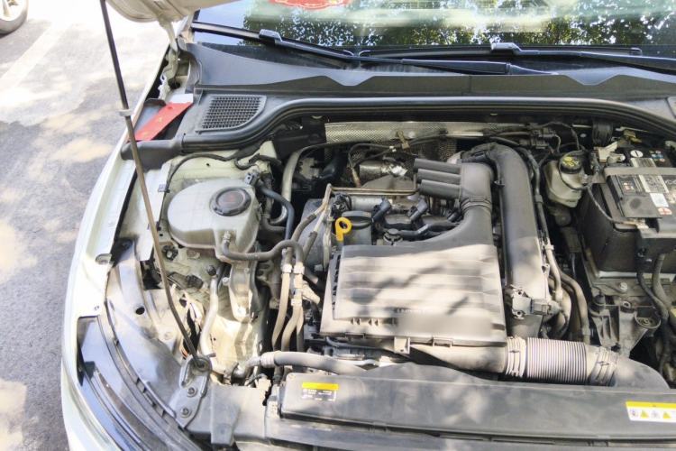 Used Volkswagen Golf 2023 280TSI DSG R-Line Lite Engine Bay Right