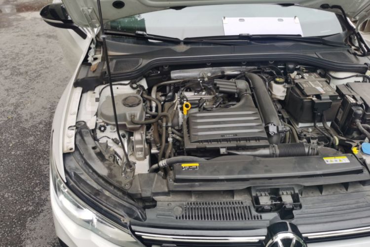 Used Volkswagen Golf 2023 Facelift 280TSI DSG R-Line Lite Engine Bay Right
