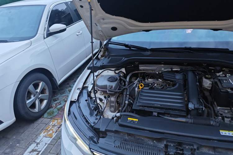 Used Volkswagen Golf 2023 280TSI DSG Pro Engine Bay Right
