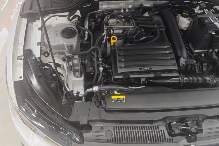 Used Volkswagen Golf 2023 Facelift 280TSI DSG R-Line Lite Engine Bay Right