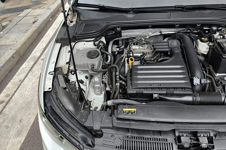 Used Volkswagen Golf 2023 Facelift 280TSI DSG Pro Engine Bay Right