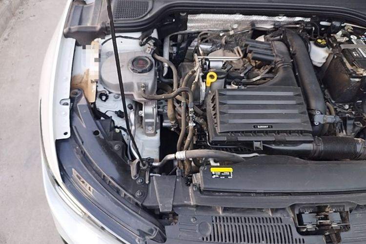 Used Volkswagen Golf 2023 Facelift 280TSI DSG R-Line Lite Engine Bay Right