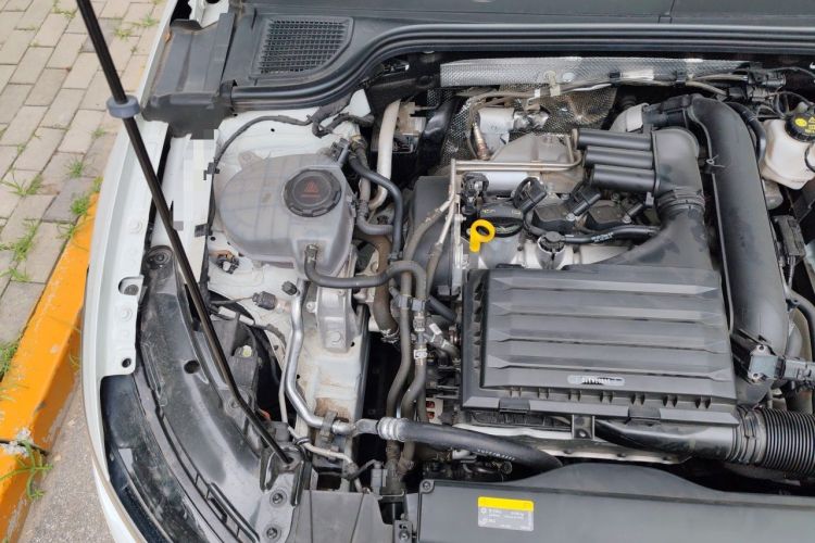 Used Volkswagen Golf 2023 280TSI DSG R-Line Lite Engine Bay Right