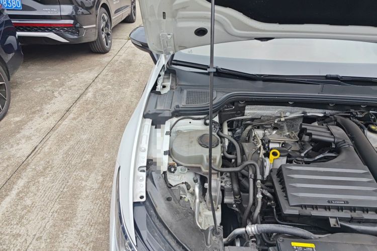 Used Volkswagen Golf 2023 Facelift 280TSI DSG R-Line Lite Engine Bay Right