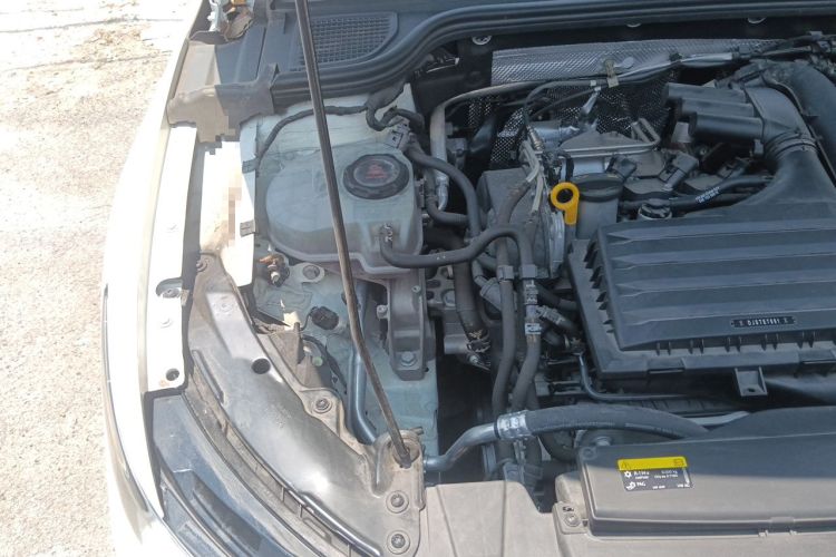 Used Volkswagen Golf 2023 Facelift 280TSI DSG R-Line Lite Engine Bay Right