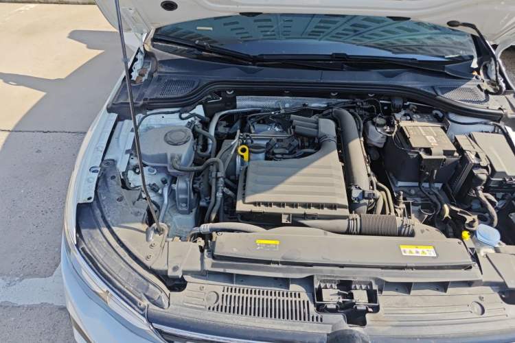 Used Volkswagen Golf 2023 Facelift 280TSI DSG R-Line Lite Engine Bay Right
