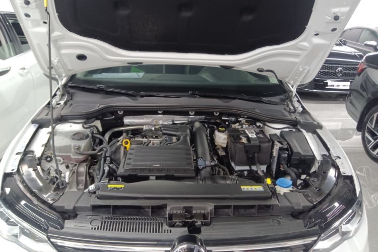 Used Volkswagen Golf 2023 200TSI DSG Pro Engine Bay