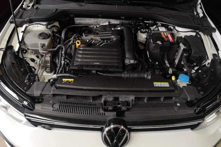 Used Volkswagen Golf 2023 Facelift 280TSI DSG R-Line Lite Engine Bay