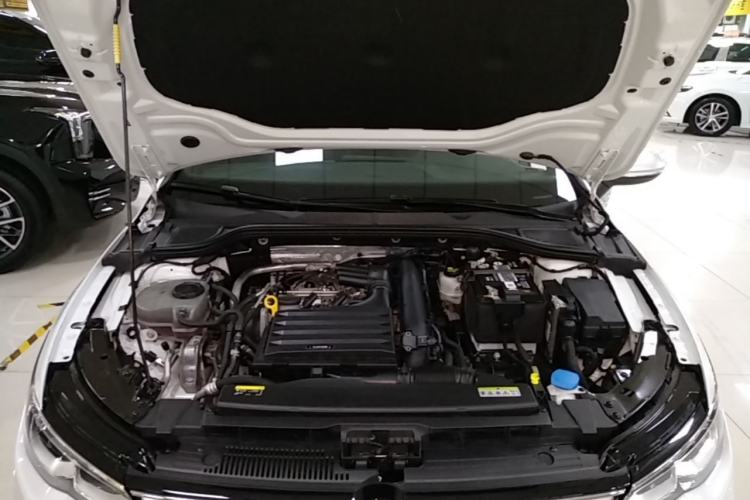 Used Volkswagen Golf 2023 Facelift 280TSI DSG R-Line Lite Engine Bay
