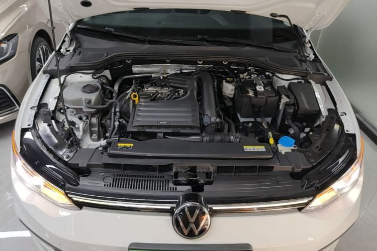 Used Volkswagen Golf 2023 200TSI DSG Pro Engine Bay