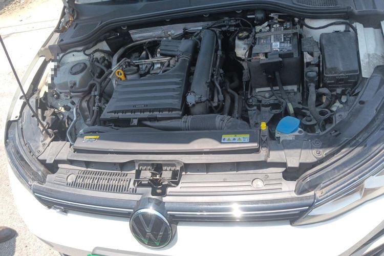 Used Volkswagen Golf 2023 Facelift 280TSI DSG R-Line Lite Engine Bay