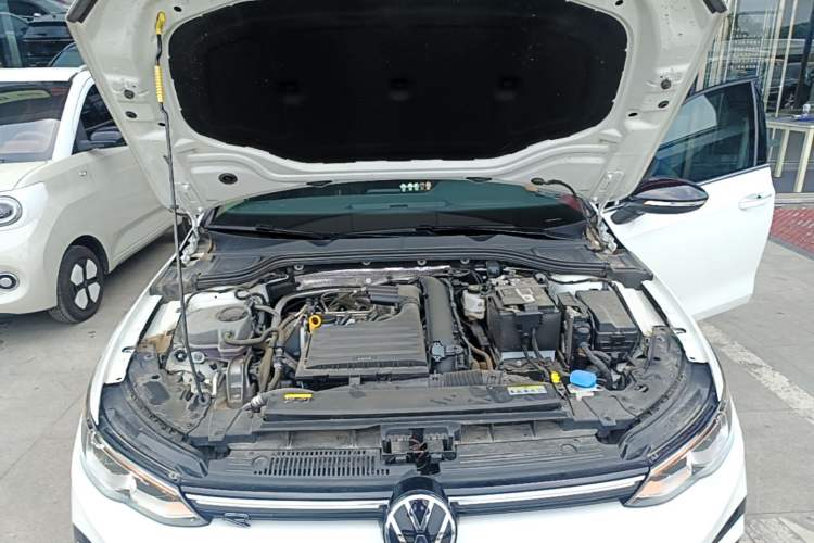 Used Volkswagen Golf 2023 Facelift 280TSI DSG R-Line Lite Engine Bay