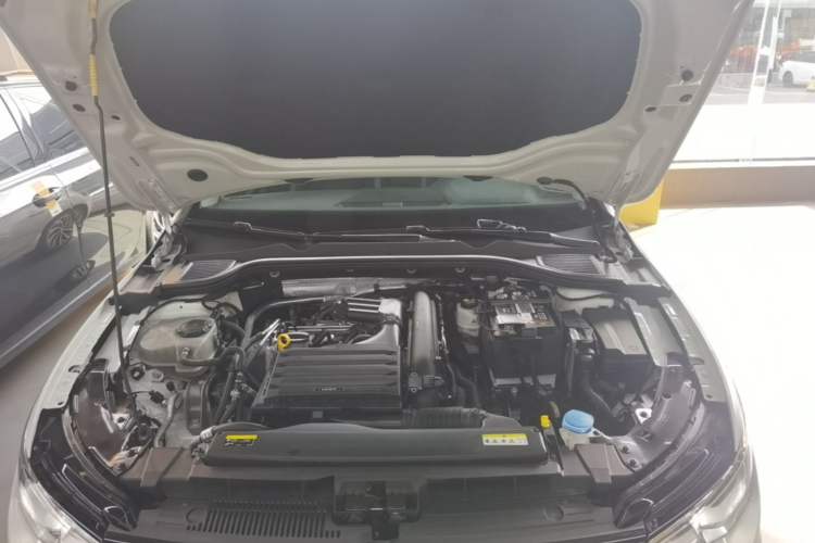 Used Volkswagen Golf 2023 280TSI DSG Pro Engine Bay