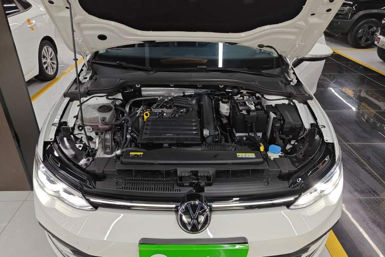 Used Volkswagen Golf 2023 280TSI DSG Pro Engine Bay