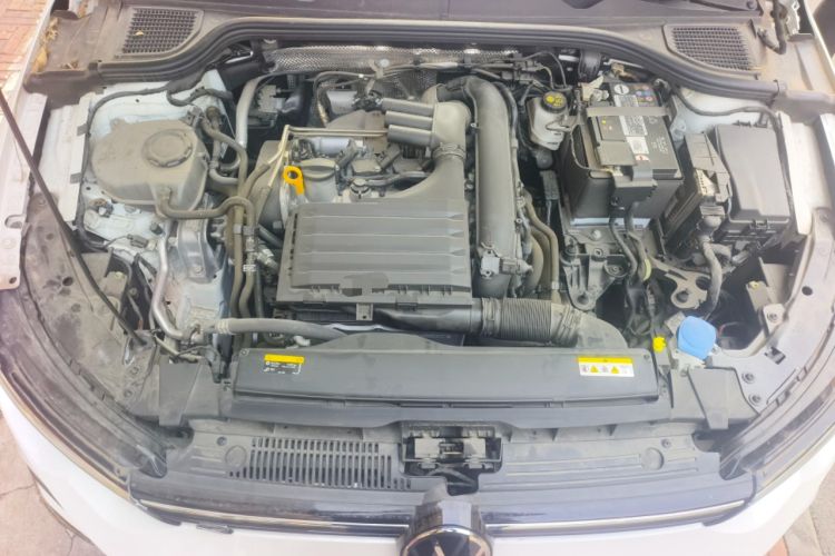 Used Volkswagen Golf 2023 Facelift 280TSI DSG R-Line Engine Bay