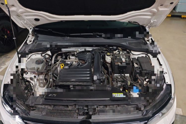 Used Volkswagen Golf 2023 Facelift 280TSI DSG R-Line Lite Engine Bay