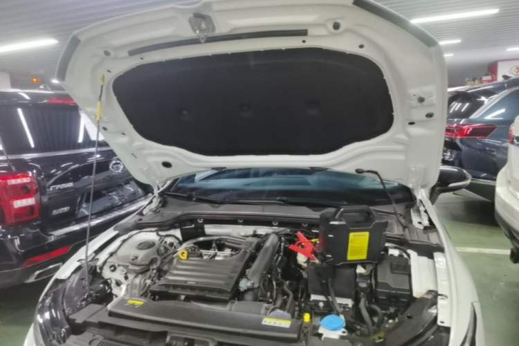 Used Volkswagen Golf 2023 Facelift 280TSI DSG R-Line Lite Engine Bay