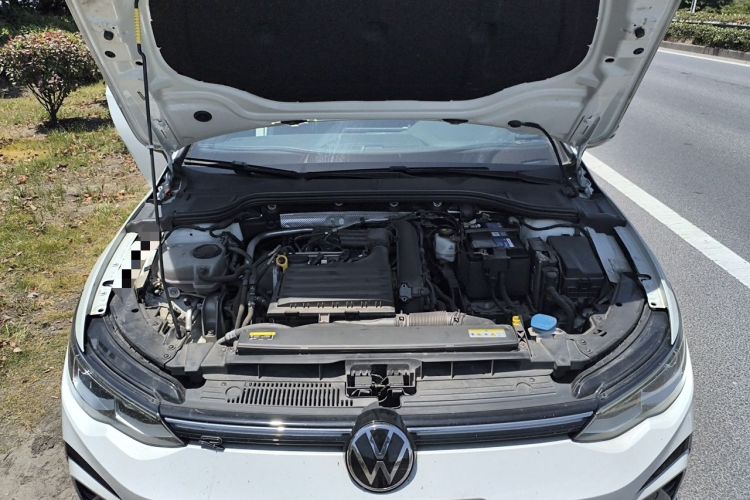Used Volkswagen Golf 2023 Facelift 280TSI DSG R-Line Lite Engine Bay