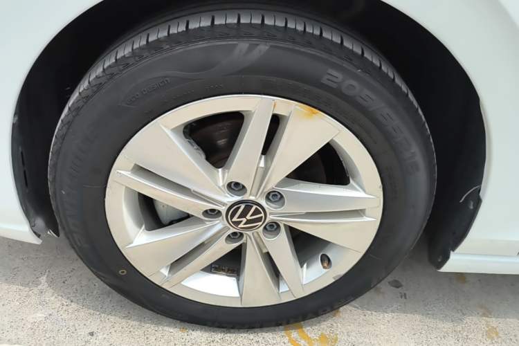 Used Volkswagen Golf 2023 200TSI DSG Exterior 4