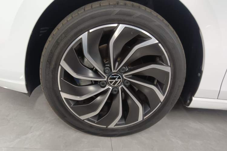 Used Volkswagen Golf 2023 200TSI DSG Pro Exterior 4