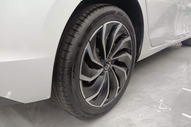 Used Volkswagen Golf 2023 200TSI DSG Pro Exterior 5