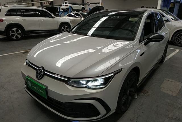 Volkswagen Golf 2023 280TSI DSG R-Line Lite مستعملة