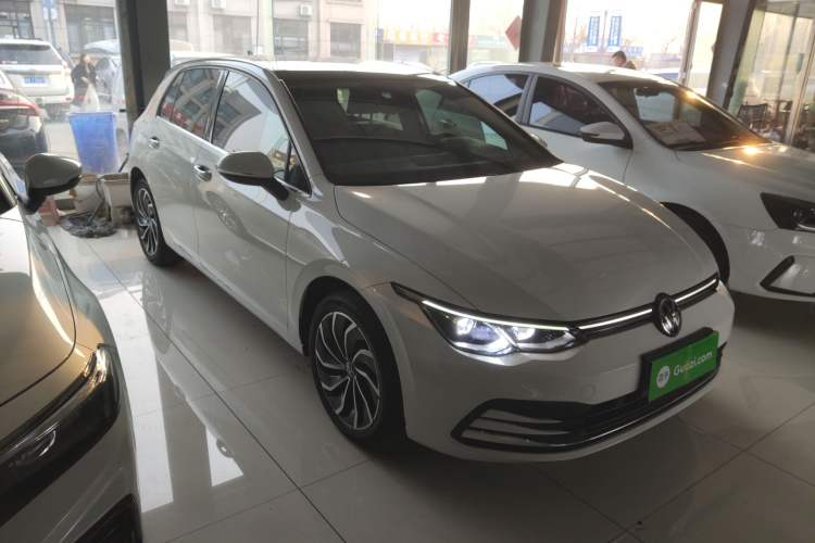 Used Volkswagen Golf 2023 Facelift 280TSI DSG Pro Front Right 45 Deg