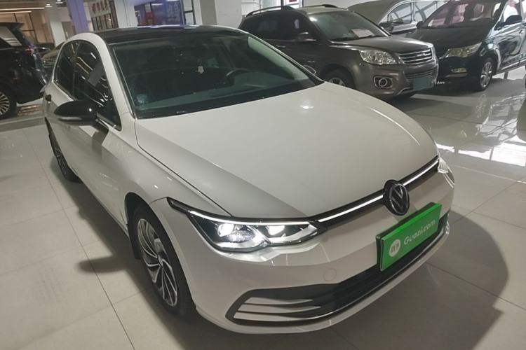 Used Volkswagen Golf 2023 280TSI DSG Pro Front Right 45 Deg