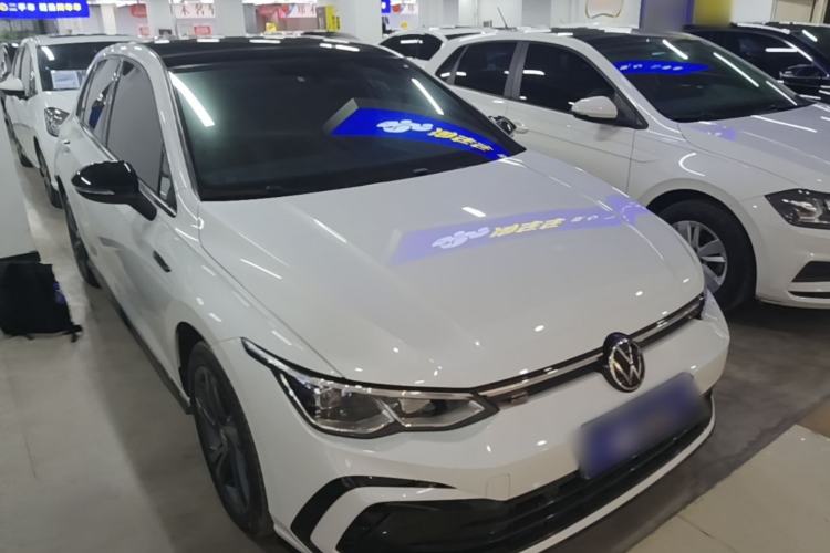 Used Volkswagen Golf 2023 Facelift 280TSI DSG R-Line Lite Front Right 45 Deg