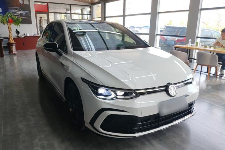 Used Volkswagen Golf 2023 Facelift 280TSI DSG R-Line Front Right 45 Deg