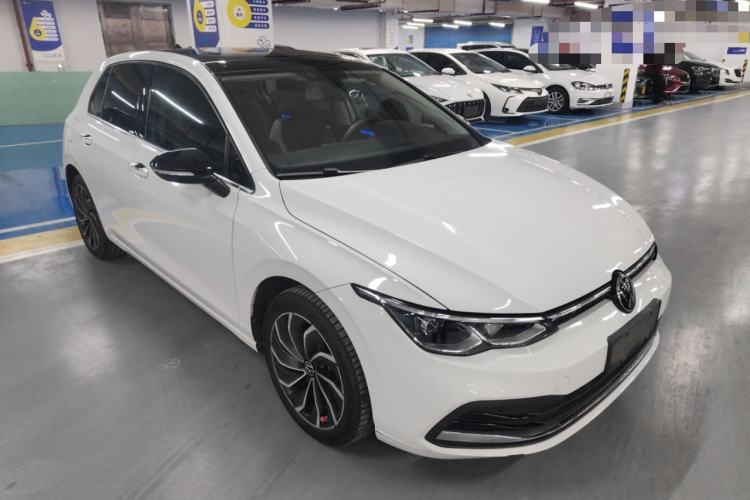 Used Volkswagen Golf 2023 Facelift 280TSI DSG Pro Front Right 45 Deg