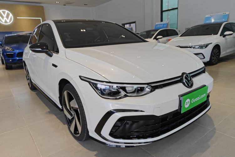 Used Volkswagen Golf 2023 Facelift 280TSI DSG R-Line Lite Front Right 45 Deg