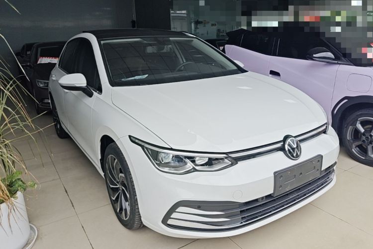 Used Volkswagen Golf 2023 Facelift 280TSI DSG Pro Front Right 45 Deg