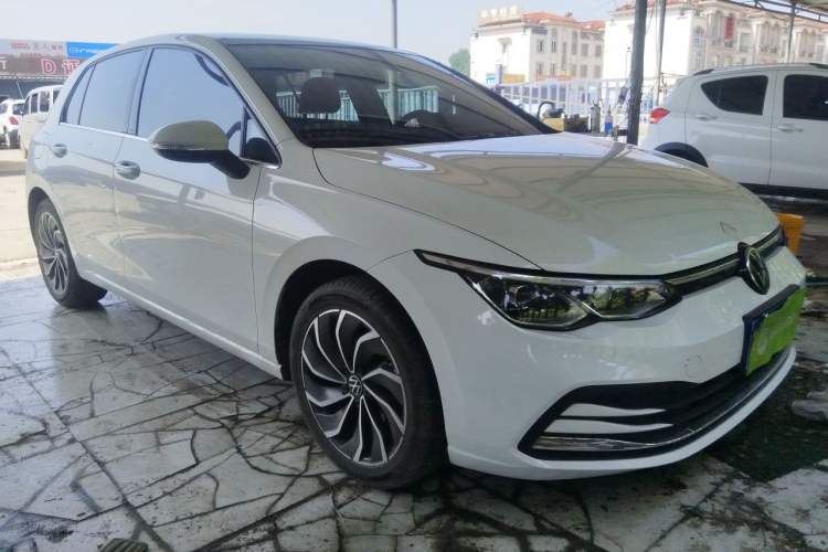 Used Volkswagen Golf 2023 280TSI DSG Pro Front Right 45 Deg