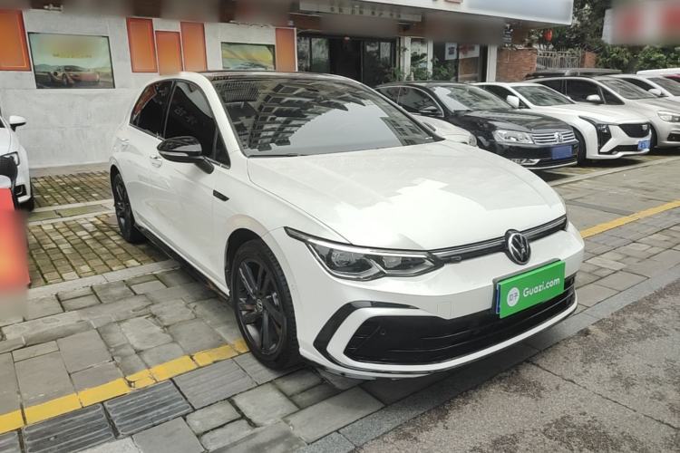 Used Volkswagen Golf 2023 Facelift 280TSI DSG R-Line Lite Front Right 45 Deg