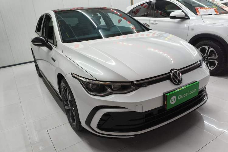 Used Volkswagen Golf 2023 Facelift 280TSI DSG R-Line Lite Front Right 45 Deg