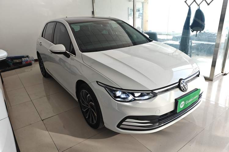 Used Volkswagen Golf 2023 280TSI DSG Pro Front Right 45 Deg