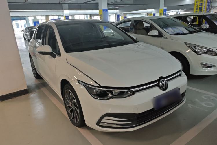Used Volkswagen Golf 2023 200TSI DSG Pro Front Right 45 Deg