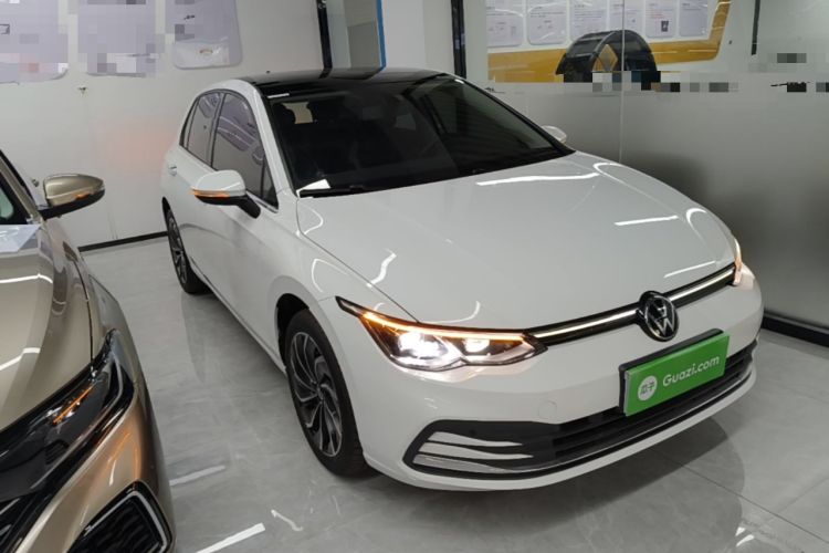 Used Volkswagen Golf 2023 200TSI DSG Pro Front Right 45 Deg