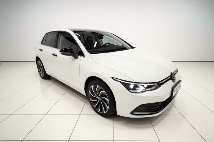 Used Volkswagen Golf 2023 Facelift 280TSI DSG Pro Front Right 45 Deg