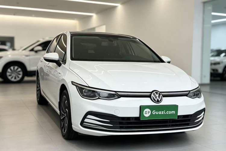 Used Volkswagen Golf 2023 Facelift 280TSI DSG Pro Front Right 45 Deg