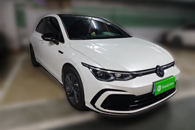 Used Volkswagen Golf 2023 Facelift 280TSI DSG R-Line Lite Front Right 45 Deg