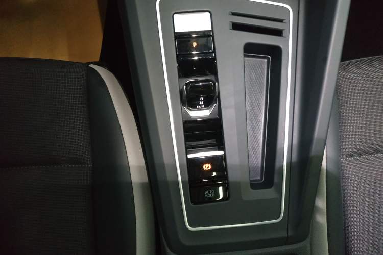 Used Volkswagen Golf 2023 Facelift 280TSI DSG Pro Gear Lever