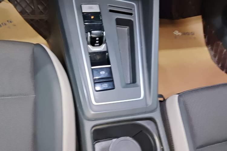 Used Volkswagen Golf 2023 Facelift 280TSI DSG Pro Gear Lever