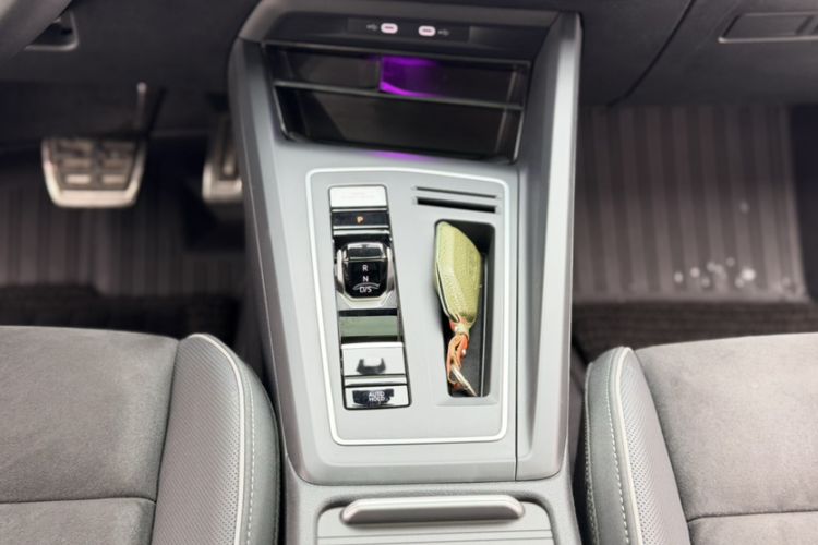 Used Volkswagen Golf 2023 280TSI DSG R-Line Lite Gear Lever