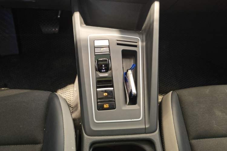 Used Volkswagen Golf 2023 Facelift 280TSI DSG Pro Gear Lever