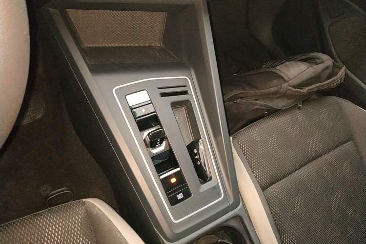 Used Volkswagen Golf 2023 200TSI DSG Gear Lever