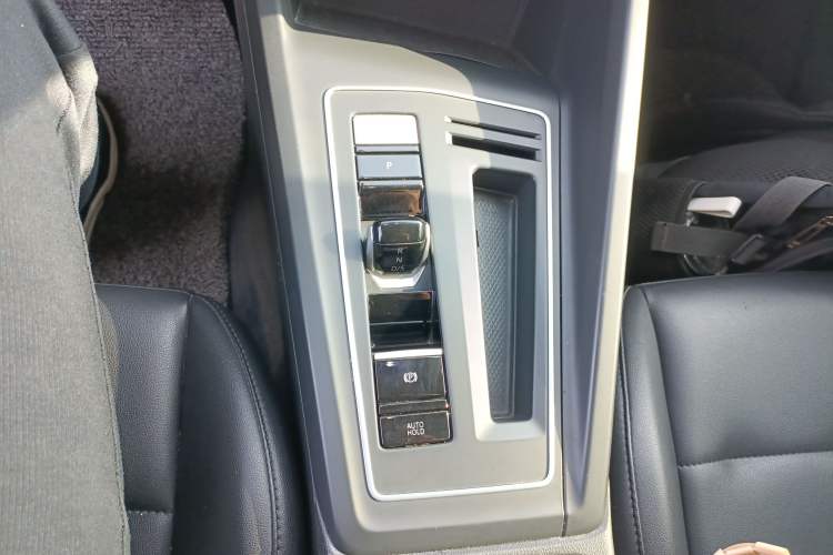 Used Volkswagen Golf 2023 200TSI DSG Gear Lever