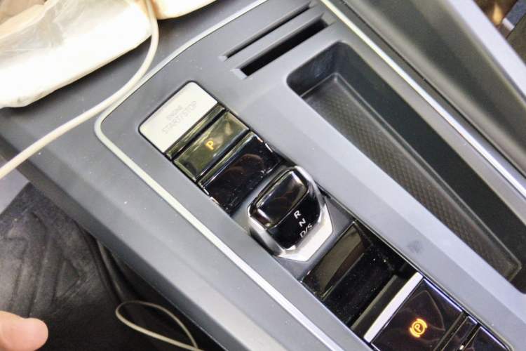 Used Volkswagen Golf 2023 280TSI DSG R-Line Lite Gear Lever